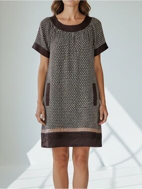 BCBG Short Sleeve knee length swing dress in Brown and Cream